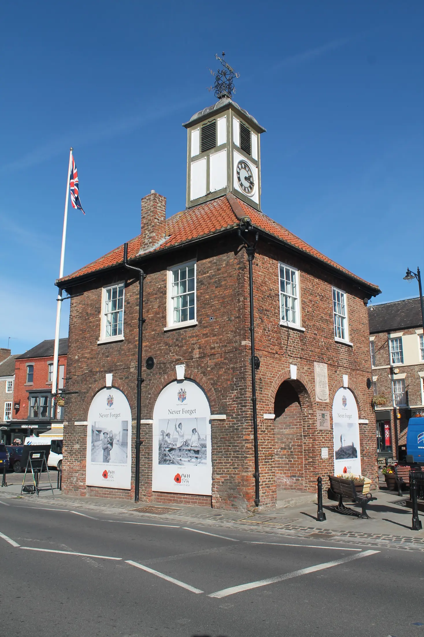 Yarm Town Hall standing in the centre of Yarm High Street